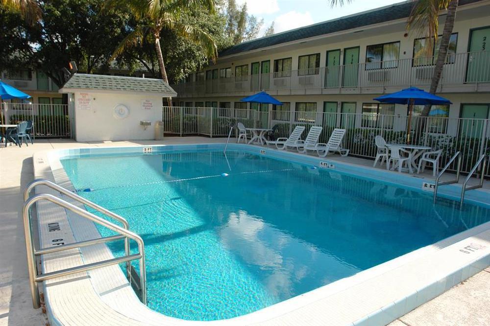 Travelodge By Wyndham Pompano Beach Facilities photo